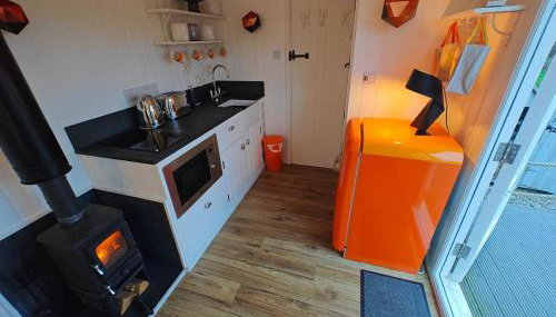 Luxury Countryside Shepherds Hut with Hot Tub - Foto 2