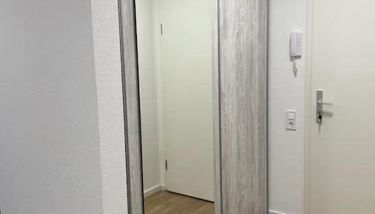 Komplette Studiowohnung - Foto 2, wardrobe