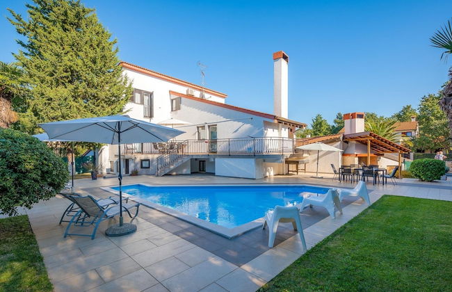 Scenic Villa With Private Garden - Foto 1