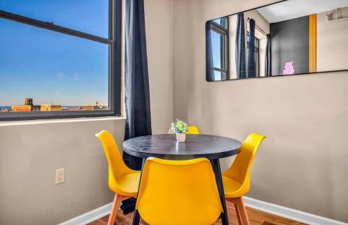 Colorful 2Bed Apt Heart of Downtown Lake Views - Foto 8