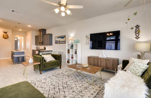 La Porte Home with Balconies Walk to Beach! - Foto 5