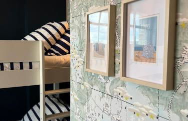 Ti an Aod Beachfront Stone Cottage Sleeps 10 OI Collection Rentals - Foto 32