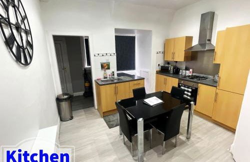 Luxury 3 Bedrooms Entire Flat - Self Check in & Check out - Photo 19