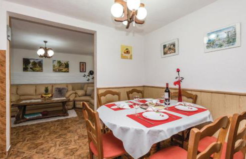 2 Bedroom Beautiful Home In Plaski - Photo 28