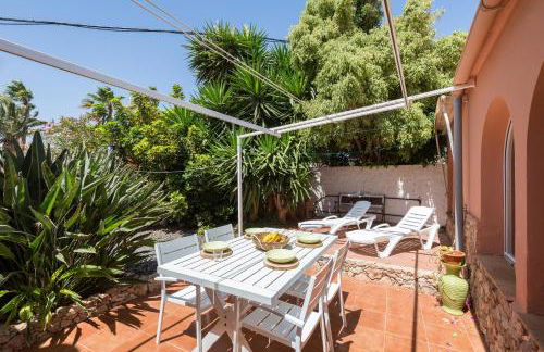 Home2Book Quiet Villa with Private Pool - Photo 6