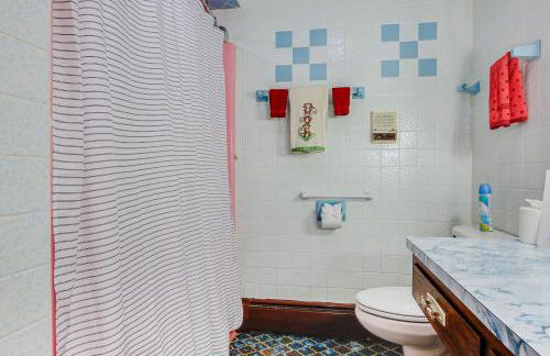 Waterfront Berry Lake Getaway with Sunroom! - Foto 14