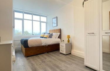 2 Bedroom Apartment - Flitwick - Contractor Friendly - Tourist Ready - Full Kitchen - WiFi - Smart TV - Sofa Bed - FREE Parking - Ideal for Short or Long Stays - Photo 4