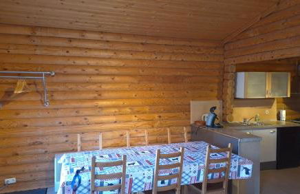 CHALET EN FUSTE, JACUZZI PRIVE, TERRASSE et VUE MONTAGNE DANS CAMPING 3 ETOILES - Foto 5