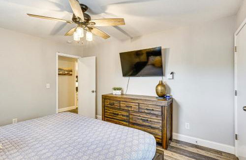 Beach and Dock! Lakefront Ozarks A-Frame Retreat - Foto 21