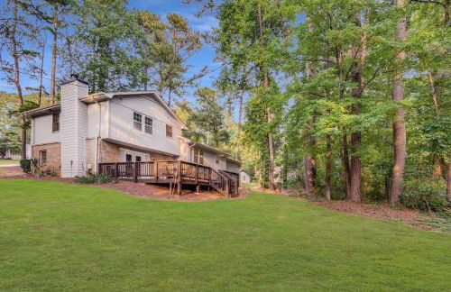 Spacious 5BR Retreat Sleeps 12,Large Deck - Foto 24