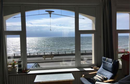 FACE A LA MER , L ARTISTE - Foto 1