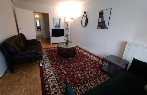 5 mn (450 m) walk Metro/La Defense/Netflix/Parking - Foto 32