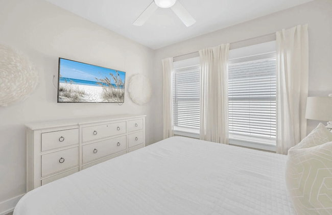 Nacho Beach House by Avantstay Inlet Beach Sleeps 10 + Pool - Photo 25