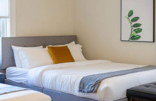 Magnolia on the Park Spacious 4BR ABODEbucks - Photo 29