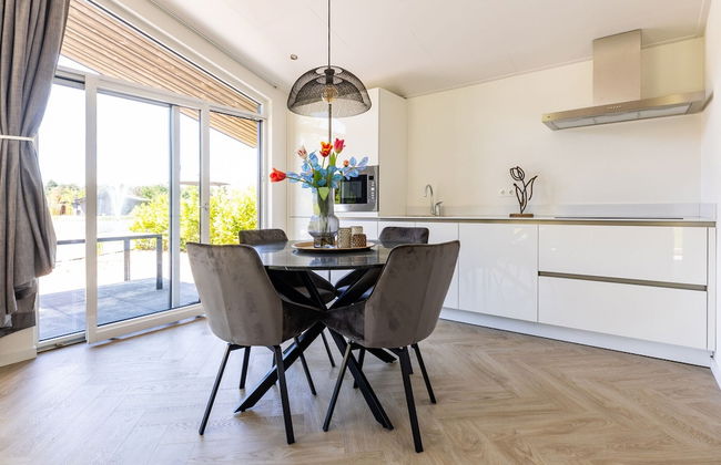 Chalet by Pond in Holiday Park - Photo 17