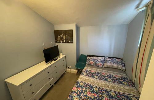 Huge 6-Bedroom House in Greenwich, Sleeps 12 - Foto 13