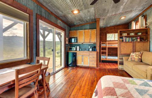 Rustic Eco-Cabin Llano River Getaway on 68 Acres! - Foto 15