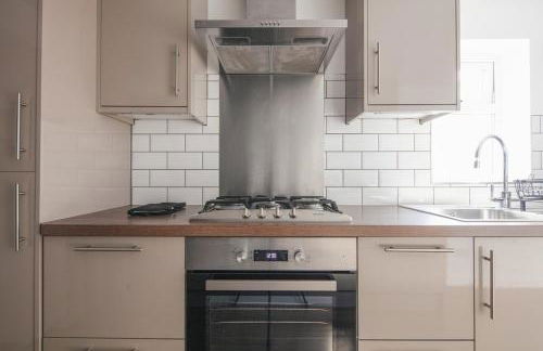 Spacious 3 Bedroom Home with PS5 and Pool Table Near O2 Arena Canary Wharf and Elizabeth Line to Central London - Foto 41