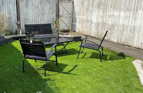 Large 4 Bedroom 3 Bathroom Town House with Secure Parking by Amazing Spaces Relocations Ltd - Foto 12