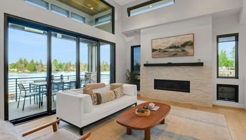 4BR 4BA Modern Lakefront Lodge - Photo 5