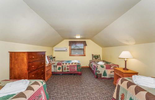 Cedaroma private Home in Resort to relax in the northwoods - Photo 43