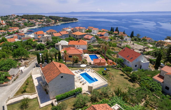 Villa in Sumartin Near the Beach & Ferry Port - Foto 24