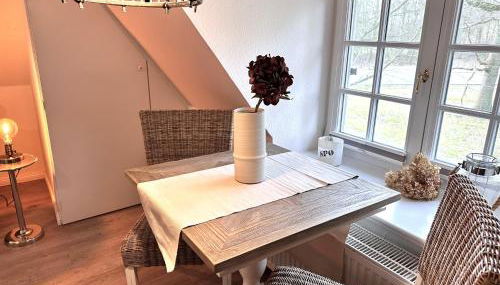 Sky & Sand Homes Wattläufer I Nordsee-Auszeit im Reetdachanwesen mit Parkgarten - Foto 2