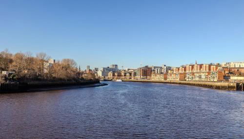 Waterfront Quayside Apartment with secure parking & lift, Ideal for Mobility Users - Foto 2