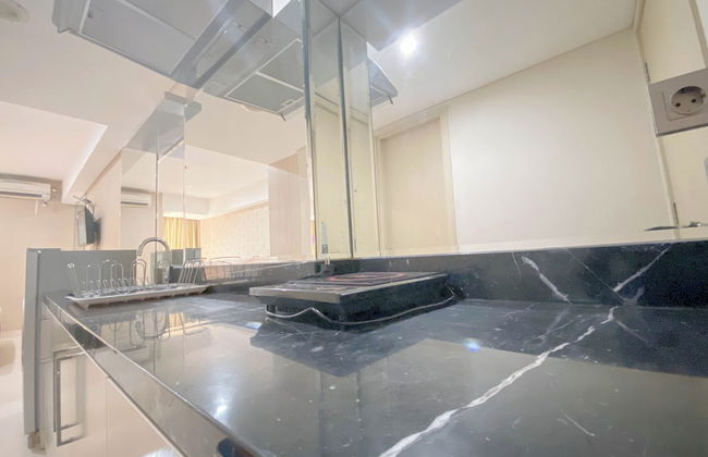 Good Homey Studio Apartment at Warhol (W/R) Residences - Foto 7