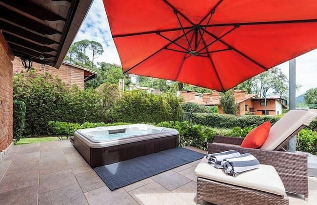 Incredible Property with Huge Garden and Pool! - Foto 4