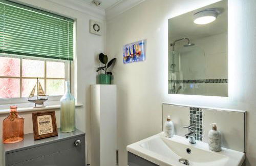 Finest Retreats - Nicely Tucked Away Cottage - Photo 35