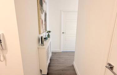 Modern 2 Bedroom Apartment - Photo 5