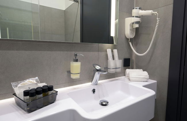 Underwood Art Room - Photo 57