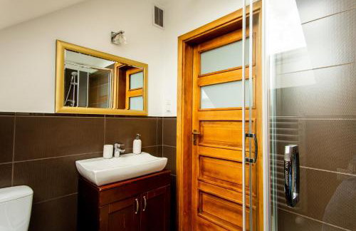 Dom nad jeziorem z prywatnym pomostem i lodka - Wifi i parking w cenie - Foto 26