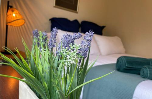 Muddy Paws Cottages - The Nook - Photo 32