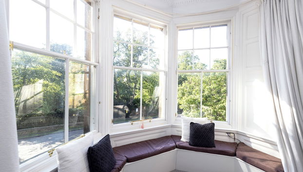 Delightful 3-bed Flat with Parking - Foto 5, Habitación