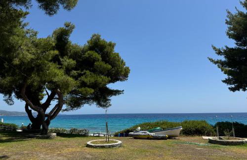 Delfini Villa, beachfront 2-bdrm maisonette - Foto 2