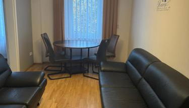 Zentrale 3 Zimmerwohnung mit kostenlosem Stellplatz - Foto 3