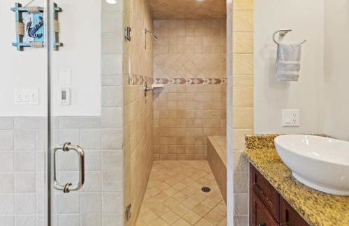 ❤️ The Top End Townhomes with Stunning Views On One-Of-A-Kind Rooftop Deck! WOW! - Foto 21