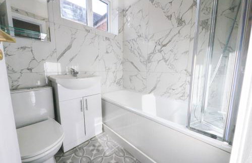 5 Bedroom 5 Bathroom House Portsmouth Docks - Foto 35