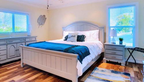 On The Water! Sleeps 12! 2 King Masters, Golf, Fishing, Bbq, Pool, Spa, Pvt Yard - Foto 4, wardrobe