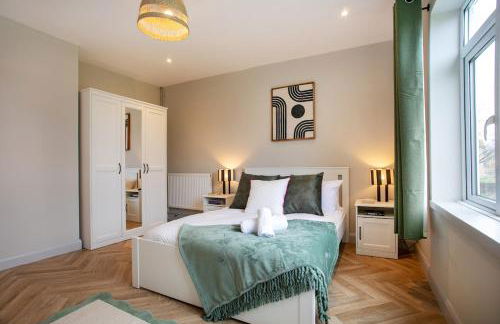 4 Bed Contractor Accommodation in Longbridge - Foto 1