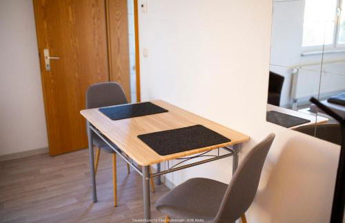 Große & voll ausgestattete Apartments, Studios, Doppelzimmer, Workspace, Parkplatz, Netflix, Prime & schnelles Wifi in ruhiger Lage mit Garten - Foto 61