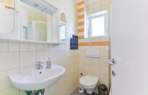 Beautiful vacation apartment Ivana in Novalja - Photo 10