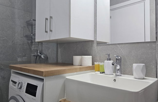 145 NIC - Stay Historia Apartment - Photo 21