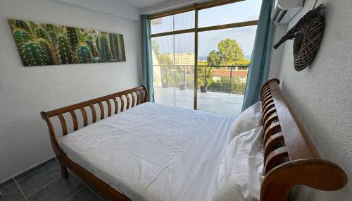 A slice of paradise in the sun with sea views - Photo 2