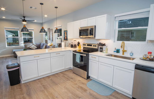 Don't Miss Dynamic 4br/2ba Near Jolly Riverwalk - Foto 13