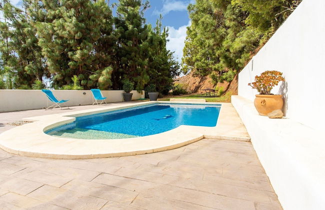 Gorgeous Villa With Private Swimming Pool in Algarrobo-costa - Photo 23