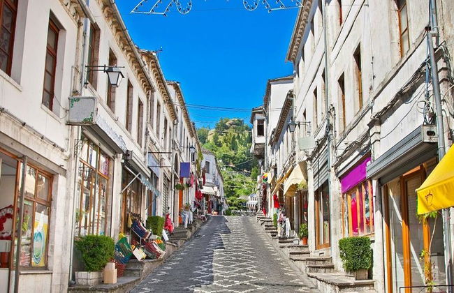 Discover Gjirokaster: A World Heritage Site with hotel pìck up - Full-Day Tour - Foto 3