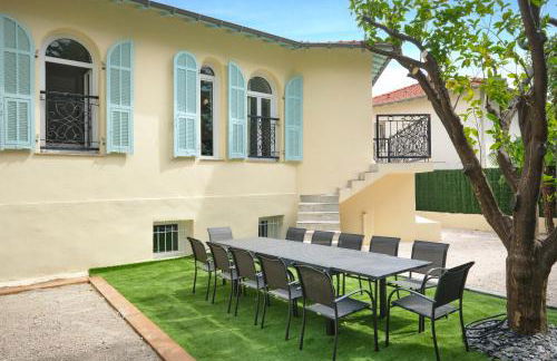 VILLA DES PERGOLAS -6 Bdrs - 5 bathrs -Parking -Jardin -JACUZZI -TRAMstation , 10 min beach - Foto 13